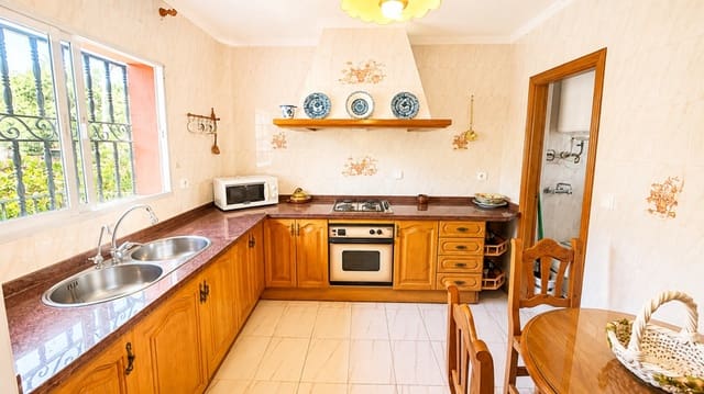 3 soveværelse Villa til salg i Alhaurín de la Torre med swimmingpool garage - € 890.000 (Ref: 10080245)