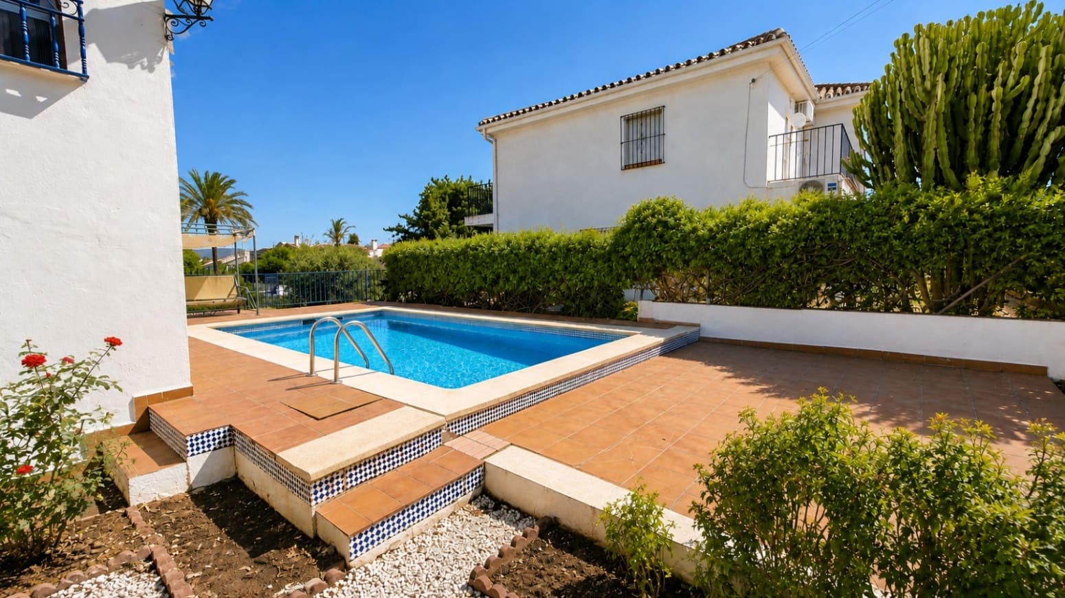 3 soveværelse Villa til salg i Alhaurin de la Torre med swimmingpool garage - € 890.000 (Ref: 10080245)