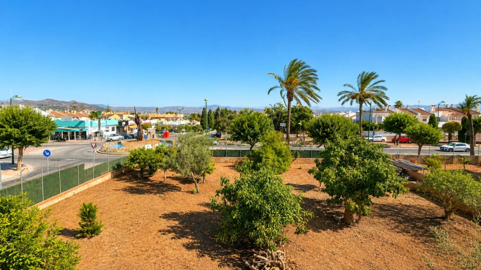 3 soveværelse Villa til salg i Alhaurin de la Torre med swimmingpool garage - € 890.000 (Ref: 10080245)
