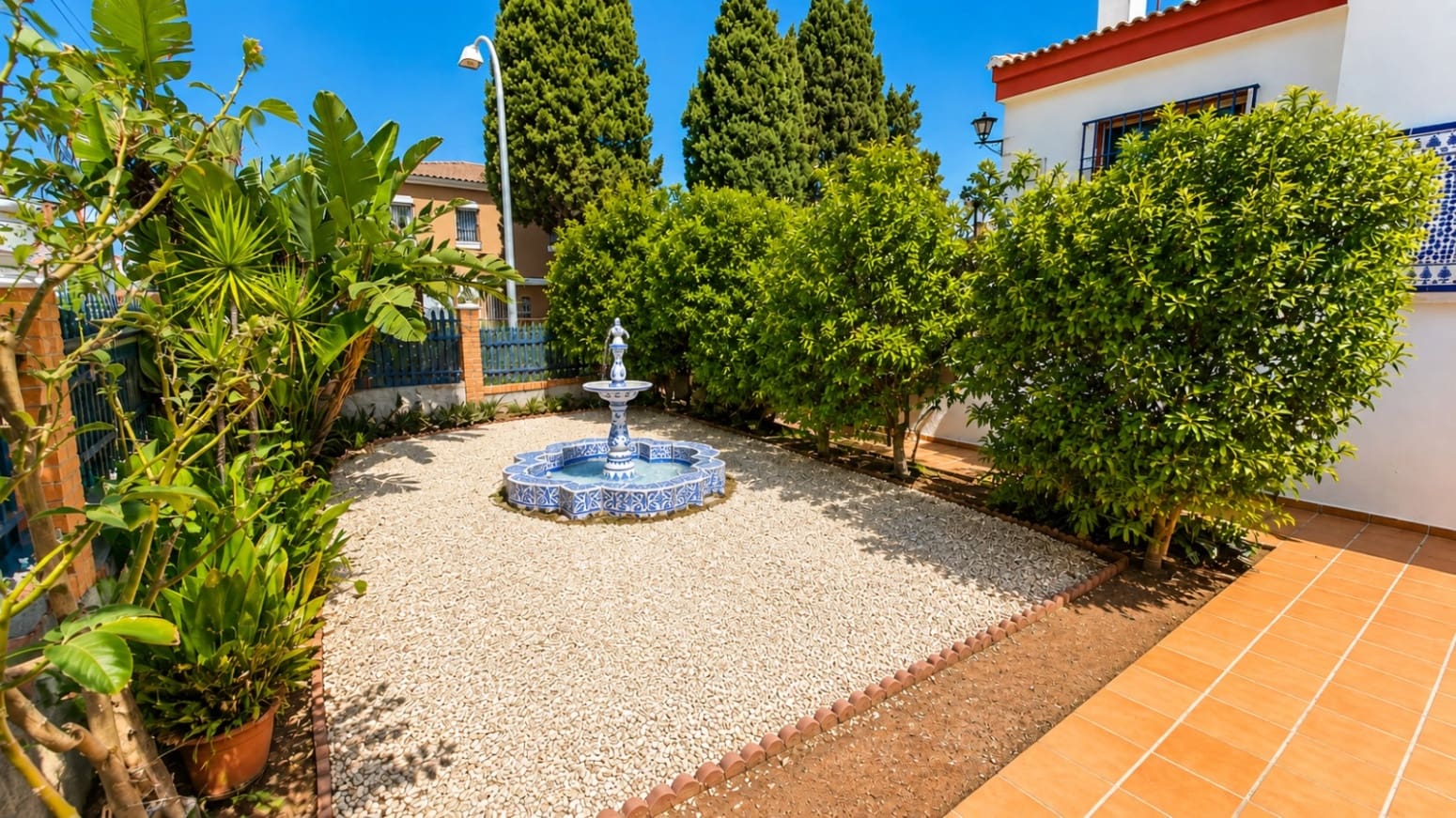 3 soveværelse Villa til salg i Alhaurin de la Torre med swimmingpool garage - € 890.000 (Ref: 10080245)