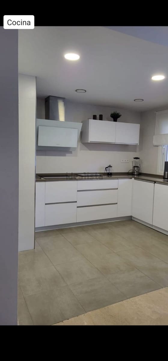 3 bedroom Flat for rent in Arroyo de la Miel with pool garage - € 1,650 (Ref: 10098681)
