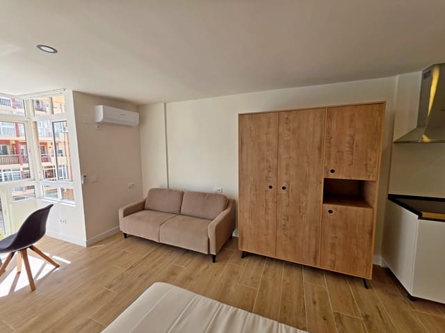 Mieszkanie do wynajęcia w Arroyo de la Miel, Benalmádena z basenem - 1 000 € (Ref: 10100604)