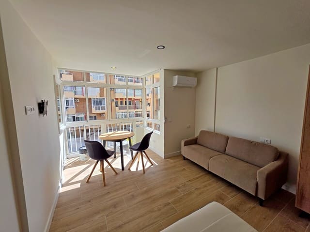 Mieszkanie do wynajęcia w Arroyo de la Miel, Benalmádena z basenem - 1 000 € (Ref: 10100604)