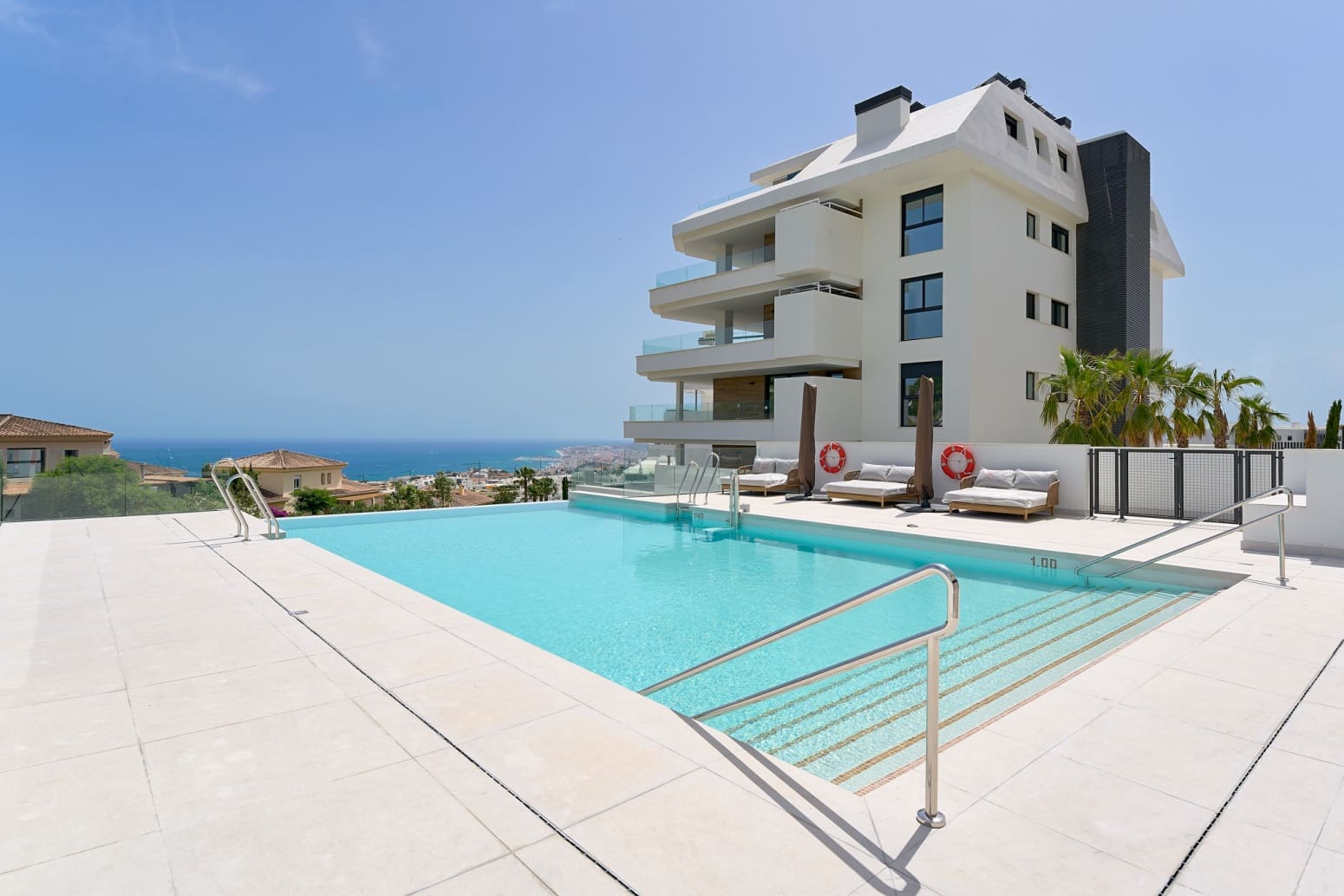 2 sovrum Lägenhet till salu i Fuengirola med pool garage - 645 000 € (Ref: 10101008)