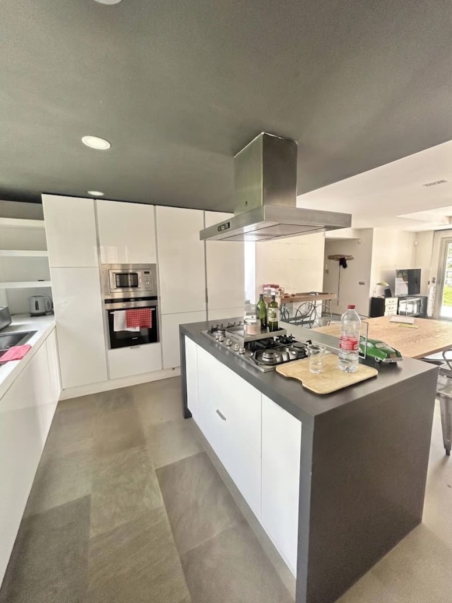 3 sypialnia Willa na sprzedaż w Miasto Malaga z basenem garażem - 795 000 € (Ref: 10176095)