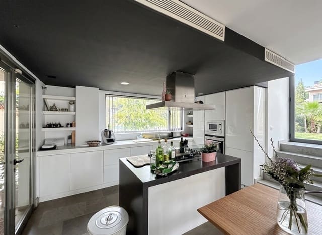 3 sypialnia Willa na sprzedaż w Wittemberg, Miasto Málaga z basenem garażem - 795 000 € (Ref: 10176095)