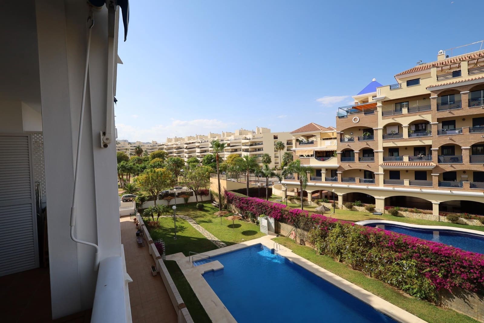 3 makuuhuone Asunto lomavuokrausta paikassa Torremolinos mukana uima-altaan 
autotalli - 2 500 € (Ref: 8363235)