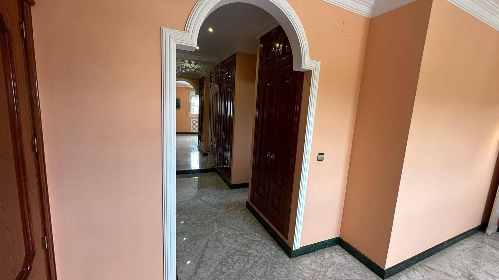 8 bedroom Villa for sale in Alhaurin de la Torre with pool garage - € 1,200,000 (Ref: 8976272)