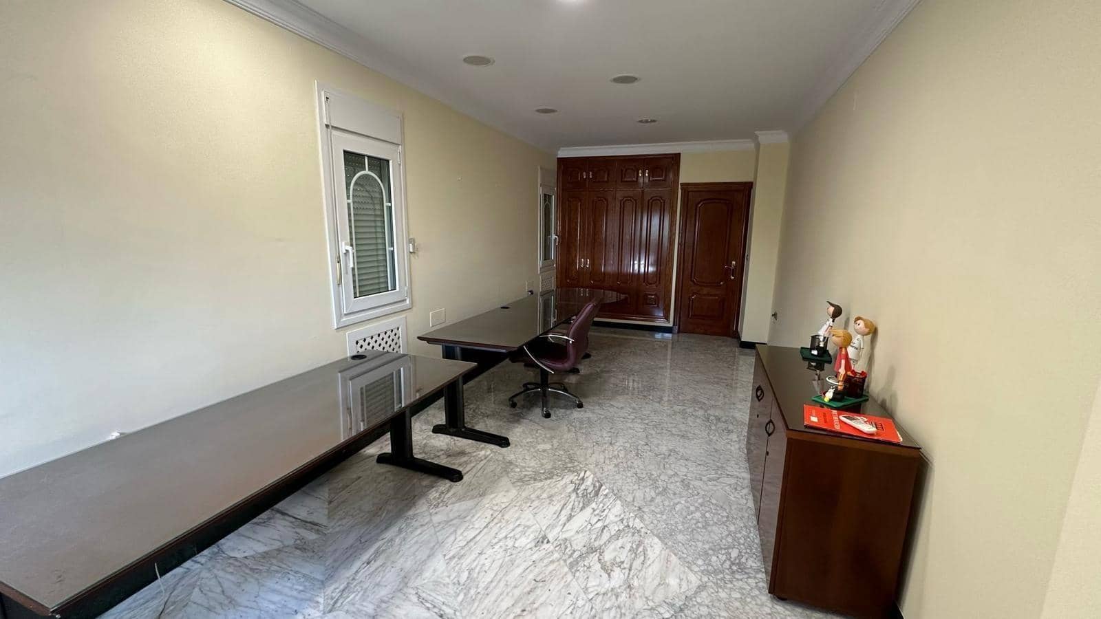 8 bedroom Villa for sale in Alhaurin de la Torre with pool garage - € 1,200,000 (Ref: 8976272)