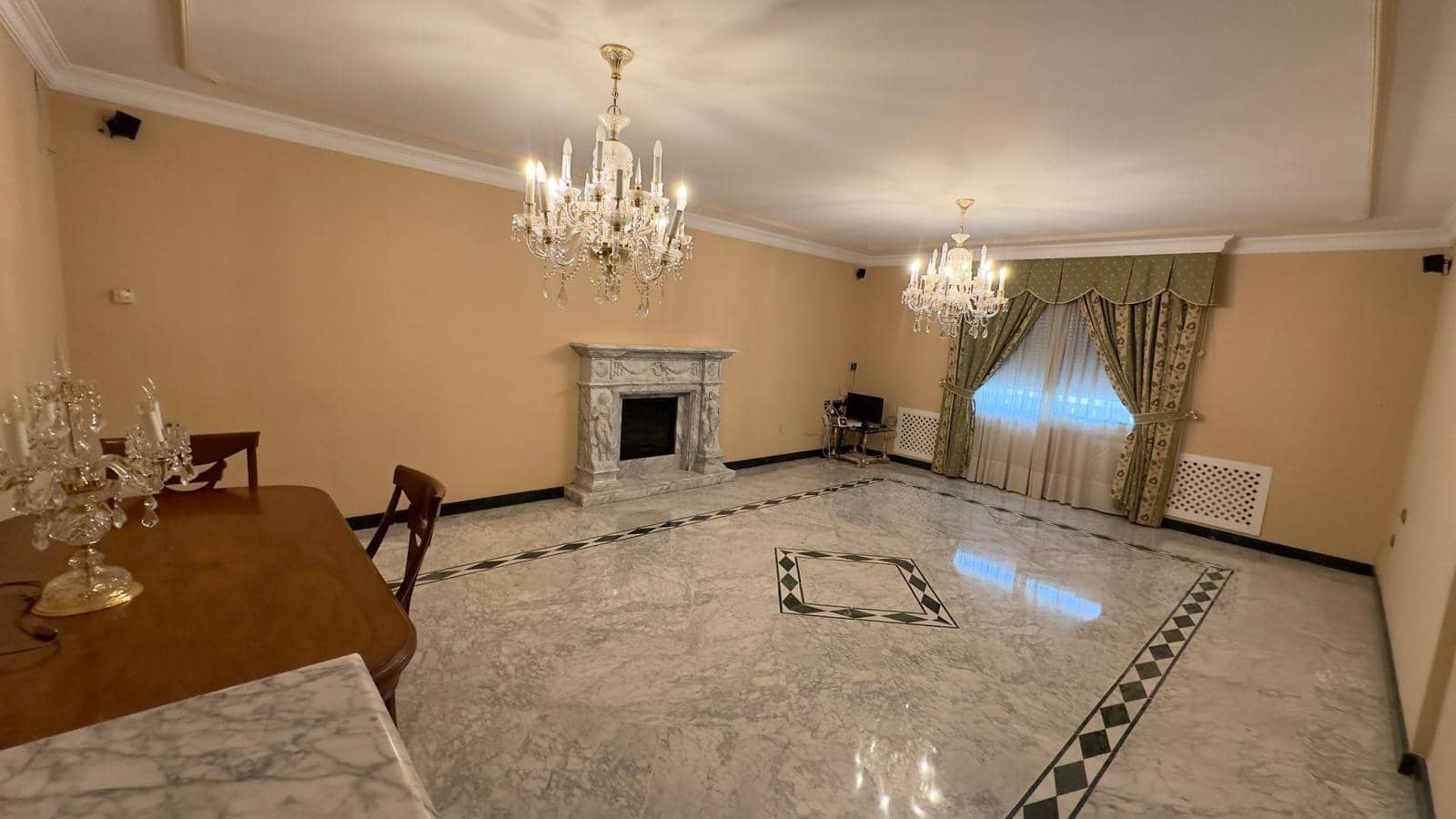 8 bedroom Villa for sale in Alhaurin de la Torre with pool garage - € 1,200,000 (Ref: 8976272)