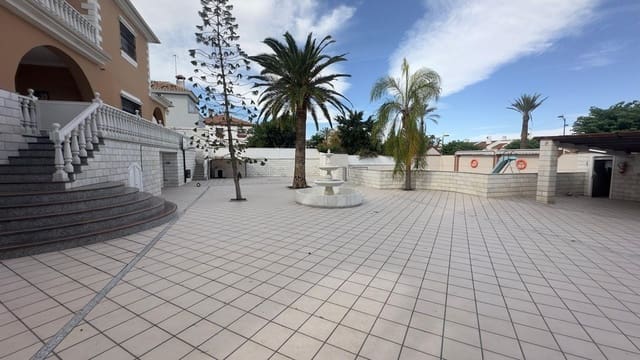 8 Zimmer Villa zu verkaufen in Alhaurín de la Torre mit Pool Garage - 1.200.000 € (Ref: 8976272)