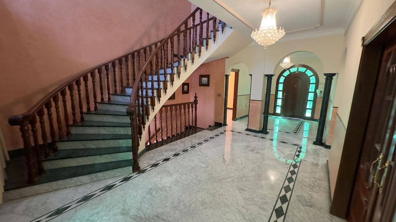 8 bedroom Villa for sale in Alhaurin de la Torre with pool garage - € 1,200,000 (Ref: 8976272)