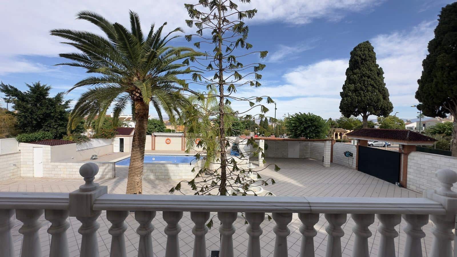 8 bedroom Villa for sale in Alhaurin de la Torre with pool garage - € 1,200,000 (Ref: 8976272)