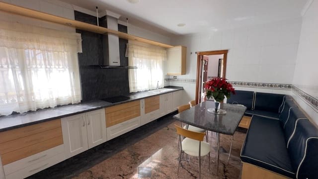 8 slaapkamer Villa te koop in Alhaurín de la Torre met zwembad garage - € 1.200.000 (Ref: 8976272)