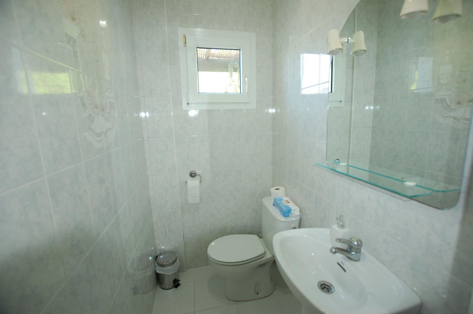 Chalet de 3 habitaciones en Alhaurín de la Torre en alquiler con piscina garaje - 2.500 € (Ref: 9005110)