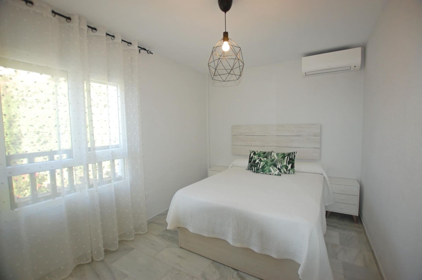 Chalet de 3 habitaciones en Alhaurín de la Torre en alquiler con piscina garaje - 2.500 € (Ref: 9005110)