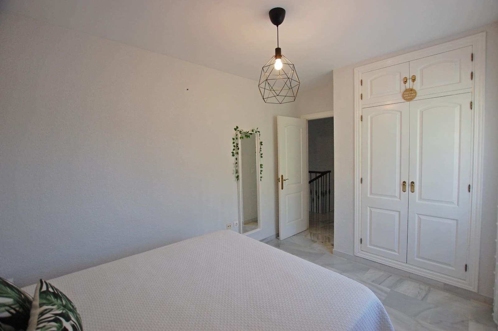 Chalet de 3 habitaciones en Alhaurín de la Torre en alquiler con piscina garaje - 2.500 € (Ref: 9005110)