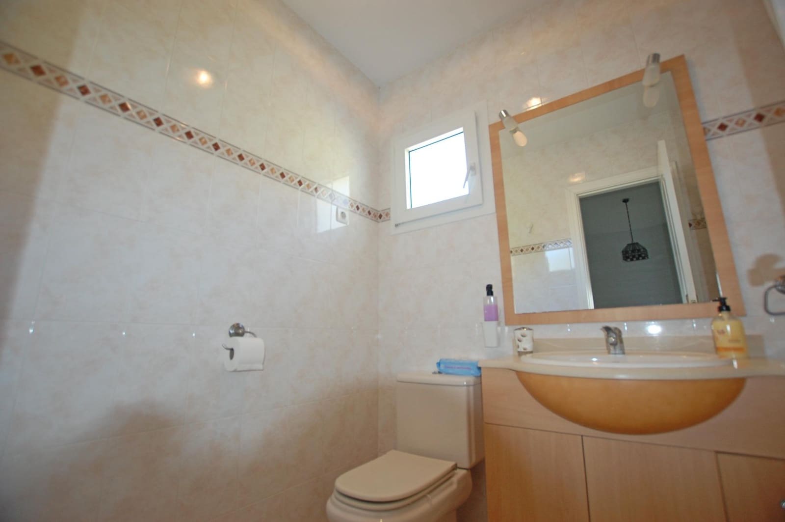 Chalet de 3 habitaciones en Alhaurín de la Torre en alquiler con piscina garaje - 2.500 € (Ref: 9005110)