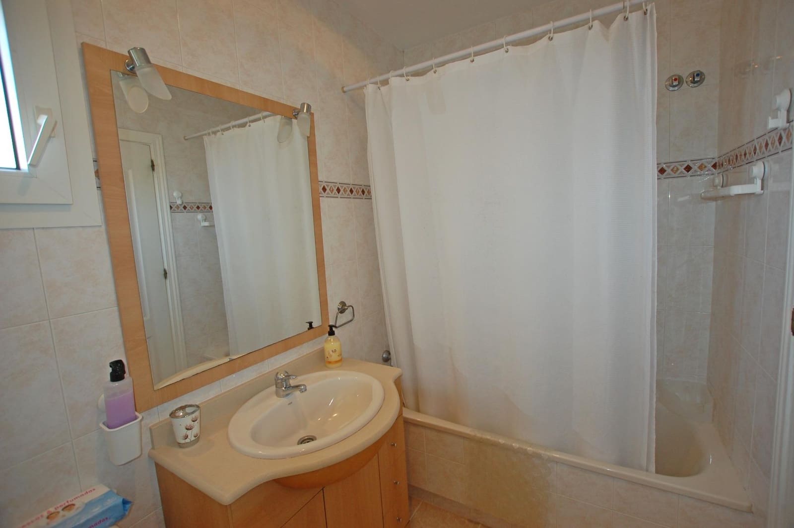 Chalet de 3 habitaciones en Alhaurín de la Torre en alquiler con piscina garaje - 2.500 € (Ref: 9005110)