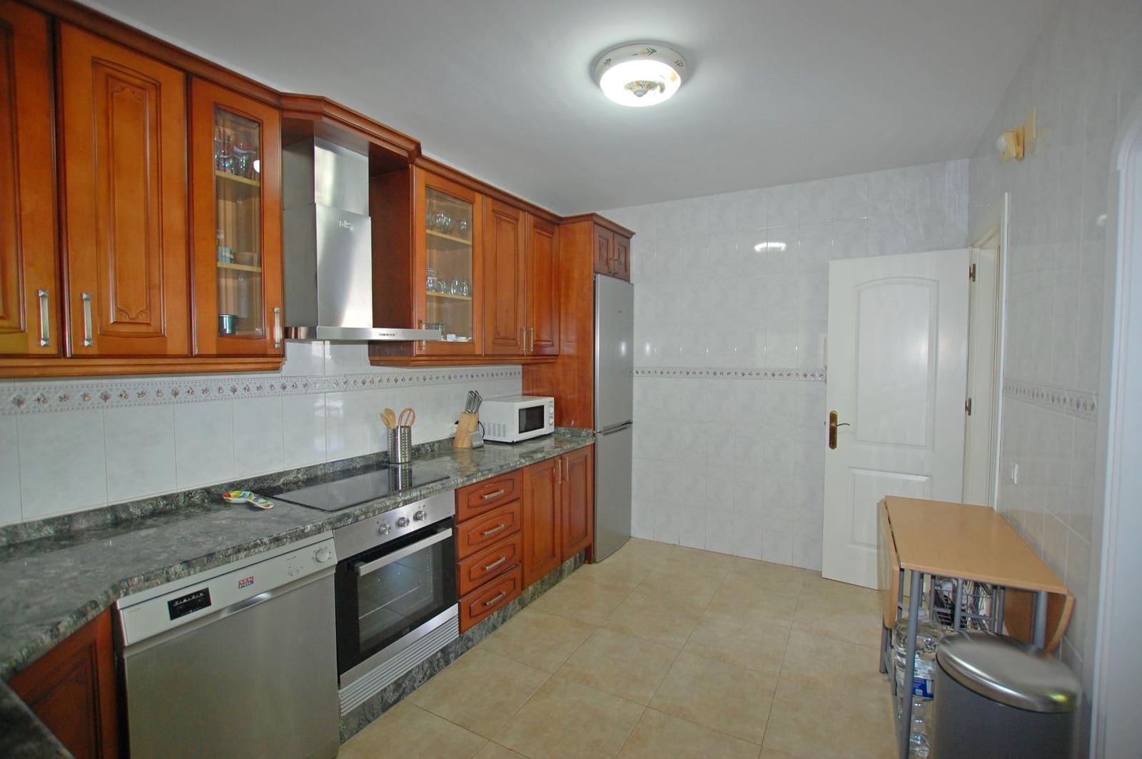 Chalet de 3 habitaciones en Alhaurín de la Torre en alquiler con piscina garaje - 2.500 € (Ref: 9005110)