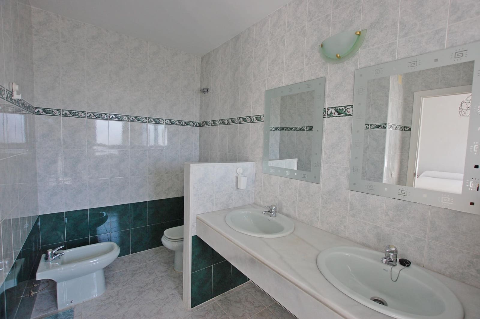 Chalet de 3 habitaciones en Alhaurín de la Torre en alquiler con piscina garaje - 2.500 € (Ref: 9005110)