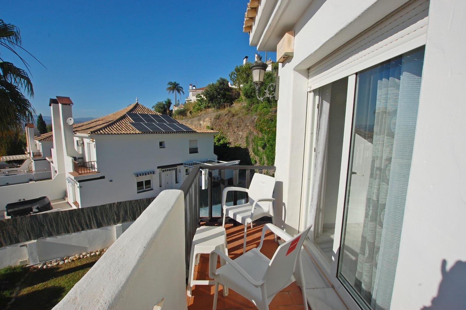 Chalet de 3 habitaciones en Alhaurín de la Torre en alquiler con piscina garaje - 2.500 € (Ref: 9005110)