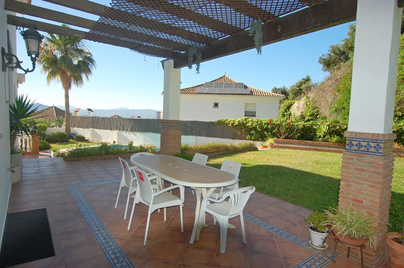 Chalet de 3 habitaciones en Alhaurín de la Torre en alquiler con piscina garaje - 2.500 € (Ref: 9005110)