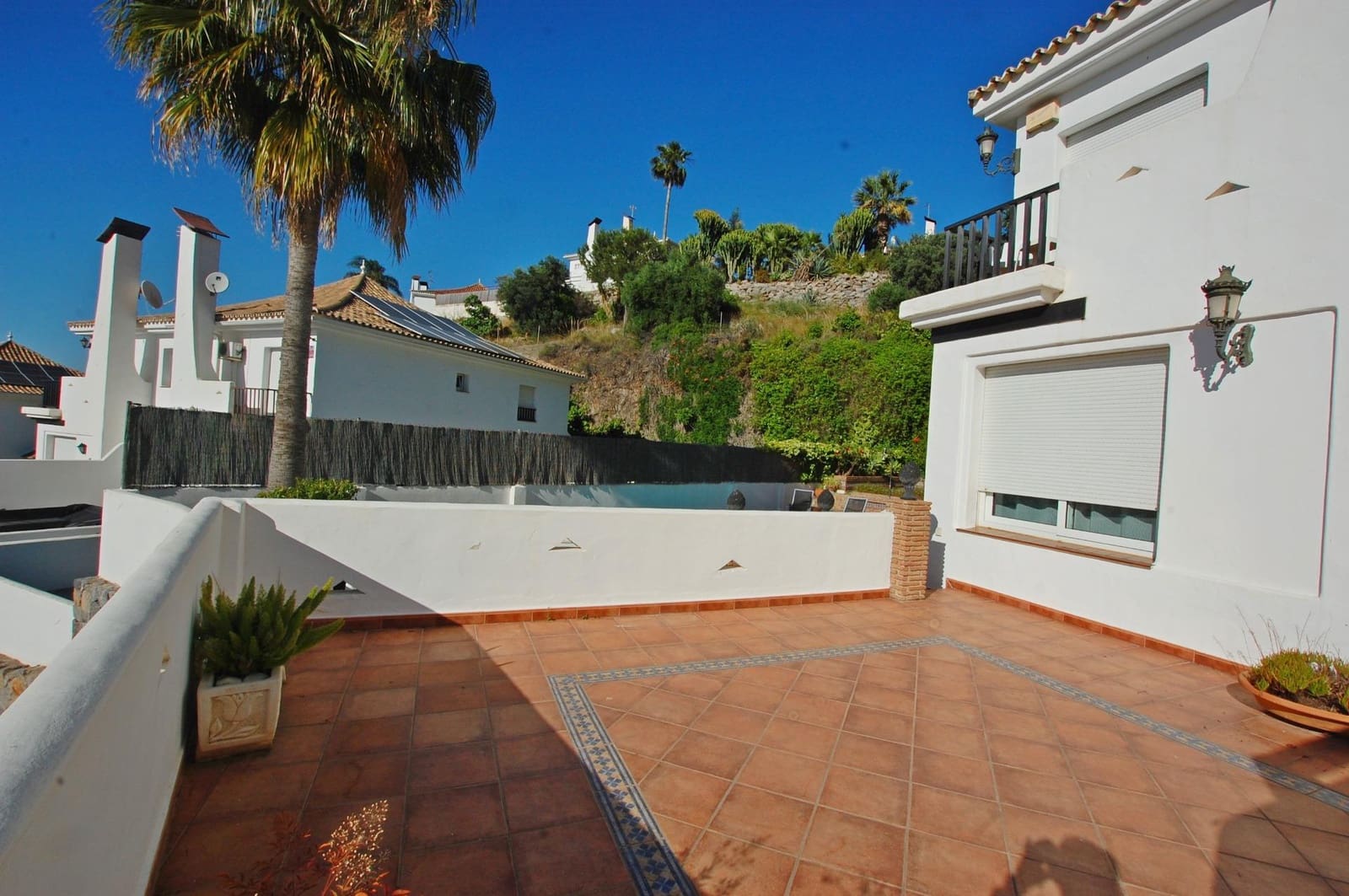 Chalet de 3 habitaciones en Alhaurín de la Torre en alquiler con piscina garaje - 2.500 € (Ref: 9005110)