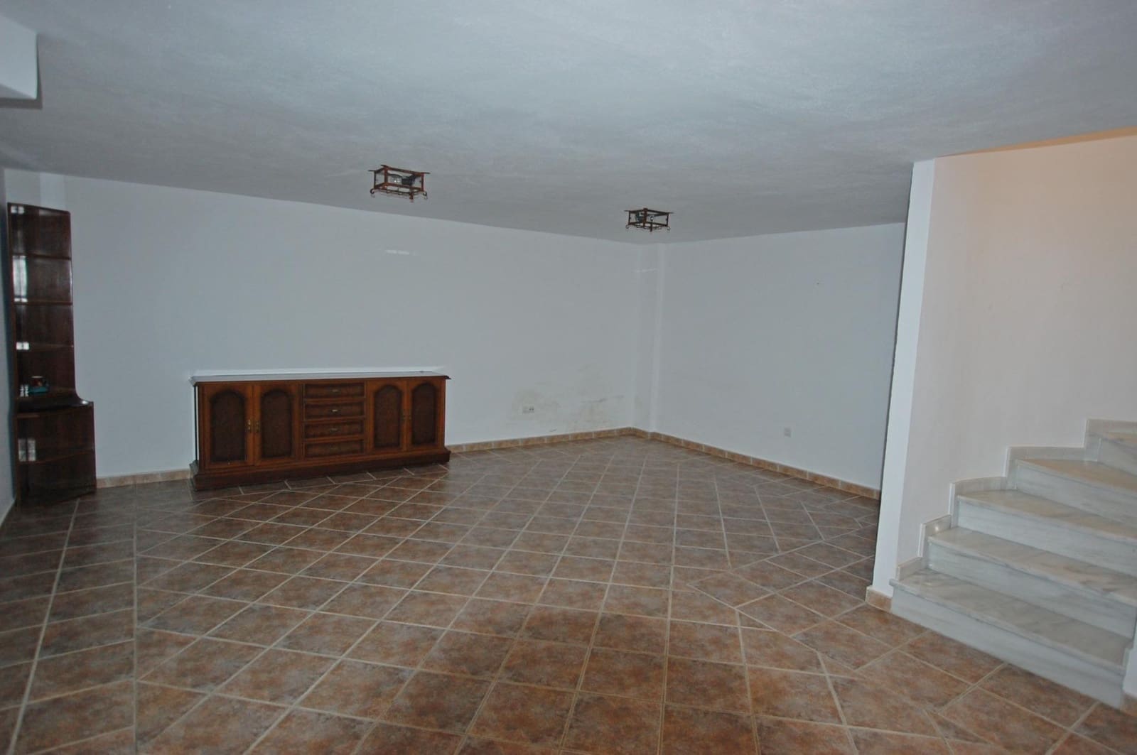 Chalet de 3 habitaciones en Alhaurín de la Torre en alquiler con piscina garaje - 2.500 € (Ref: 9005110)