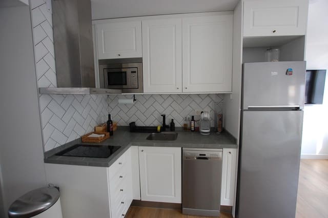 3 quarto Penthouse para arrendar em Torremolinos com garagem - 1 800 € (Ref: 9042443)