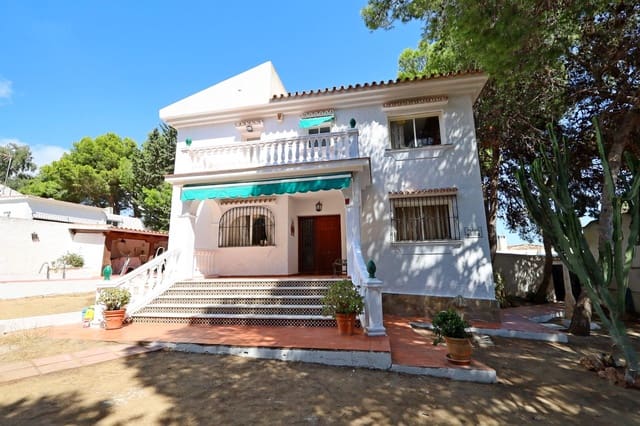 4 sovrum Villa till salu i Torremolinos med pool garage - 850 000 € (Ref: 9181145)