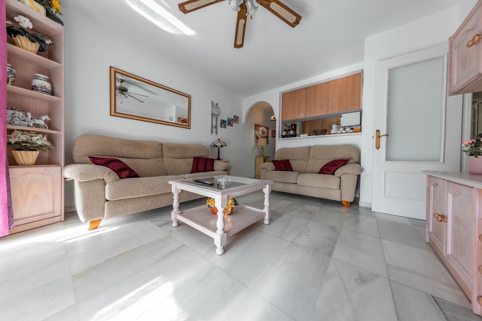 Piso de 2 habitaciones en Benalmádena en venta con piscina - 259.000 € (Ref: 9226852)