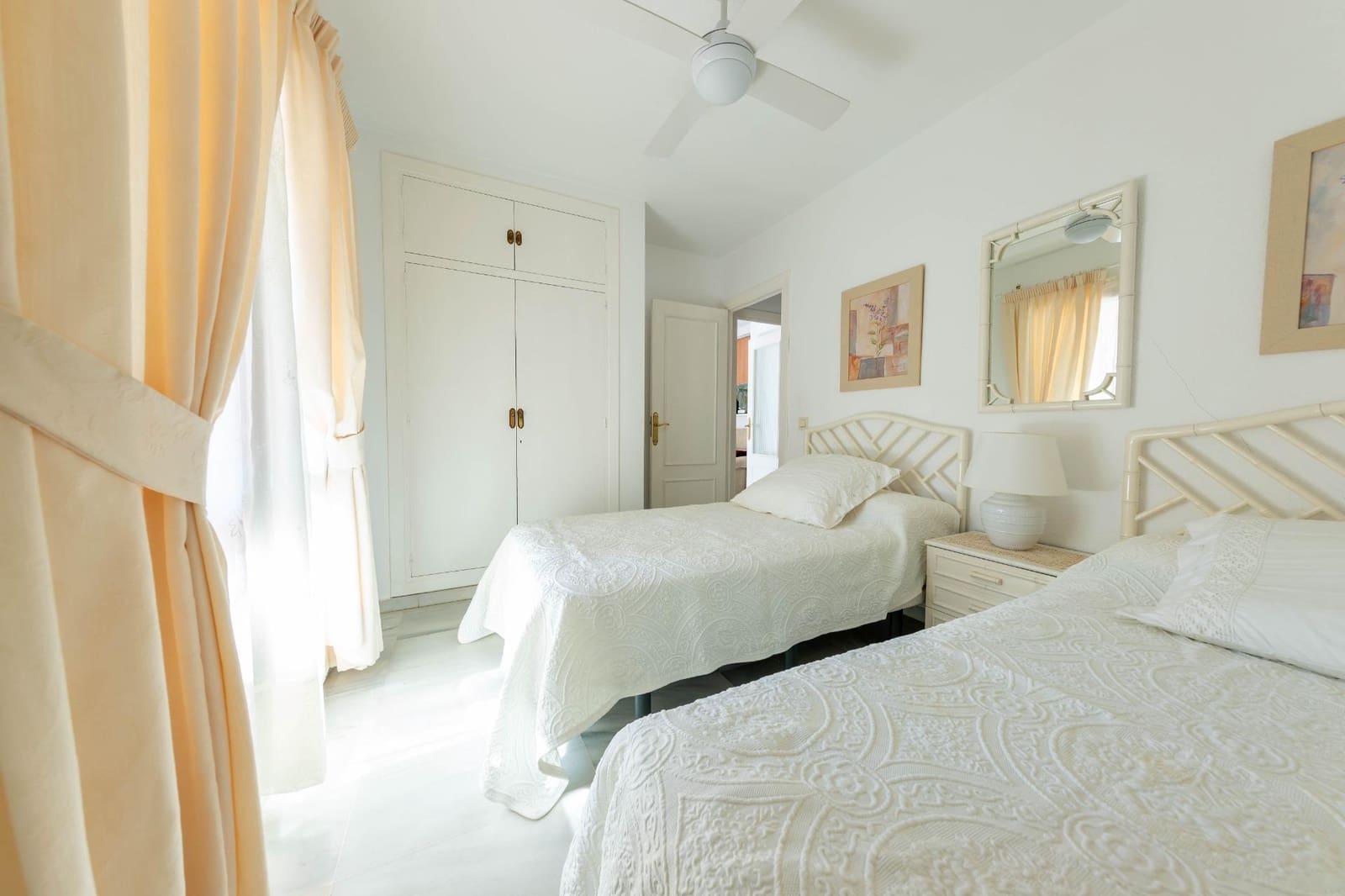 Piso de 2 habitaciones en Benalmádena en venta con piscina - 259.000 € (Ref: 9226852)