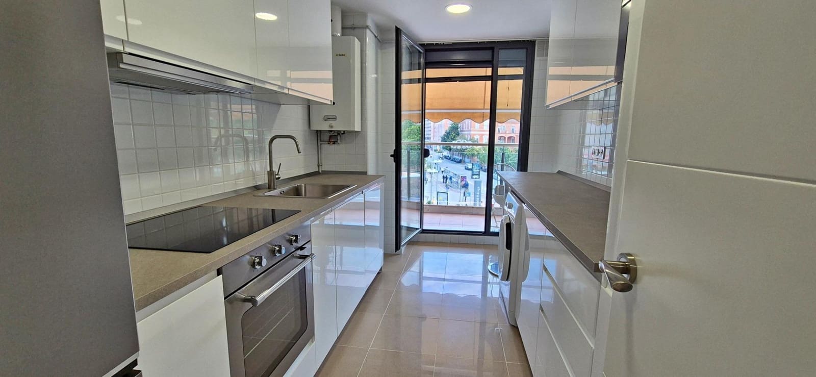 2 slaapkamer Flat te koop in Malaga stad met zwembad - € 545.000 (Ref: 9248229)
