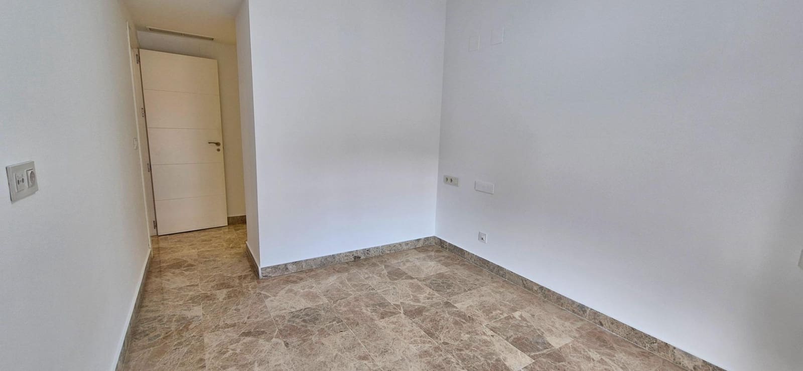 2 bedroom Flat for sale in Malaga city with pool - € 545,000 (Ref: 9248229)