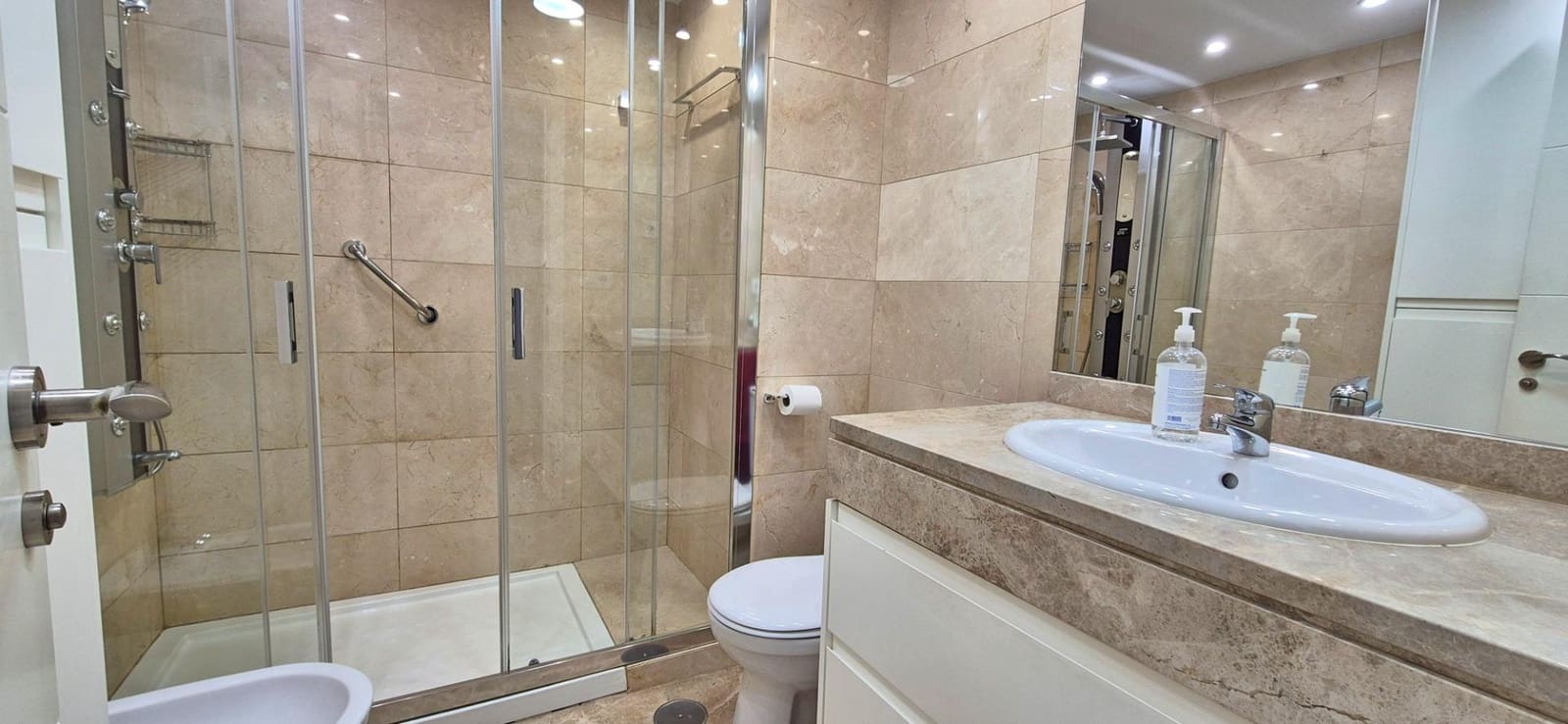 2 bedroom Flat for sale in Malaga city with pool - € 545,000 (Ref: 9248229)