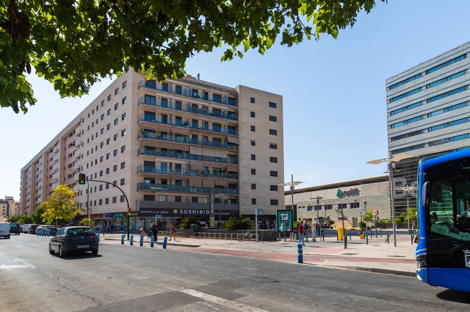 2 bedroom Flat for sale in Malaga city with pool - € 545,000 (Ref: 9248229)