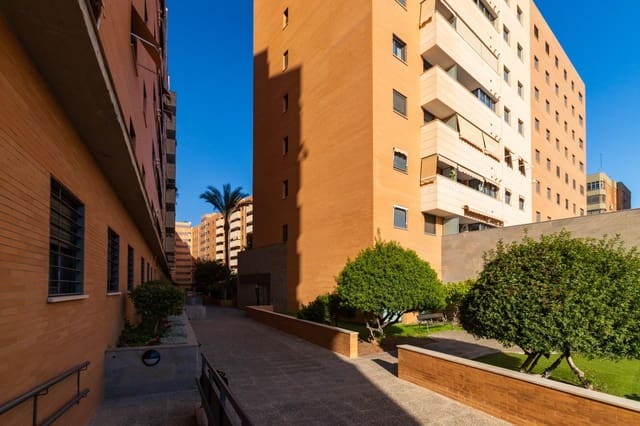 2 slaapkamer Flat te koop in Málaga stad met zwembad - € 545.000 (Ref: 9248229)