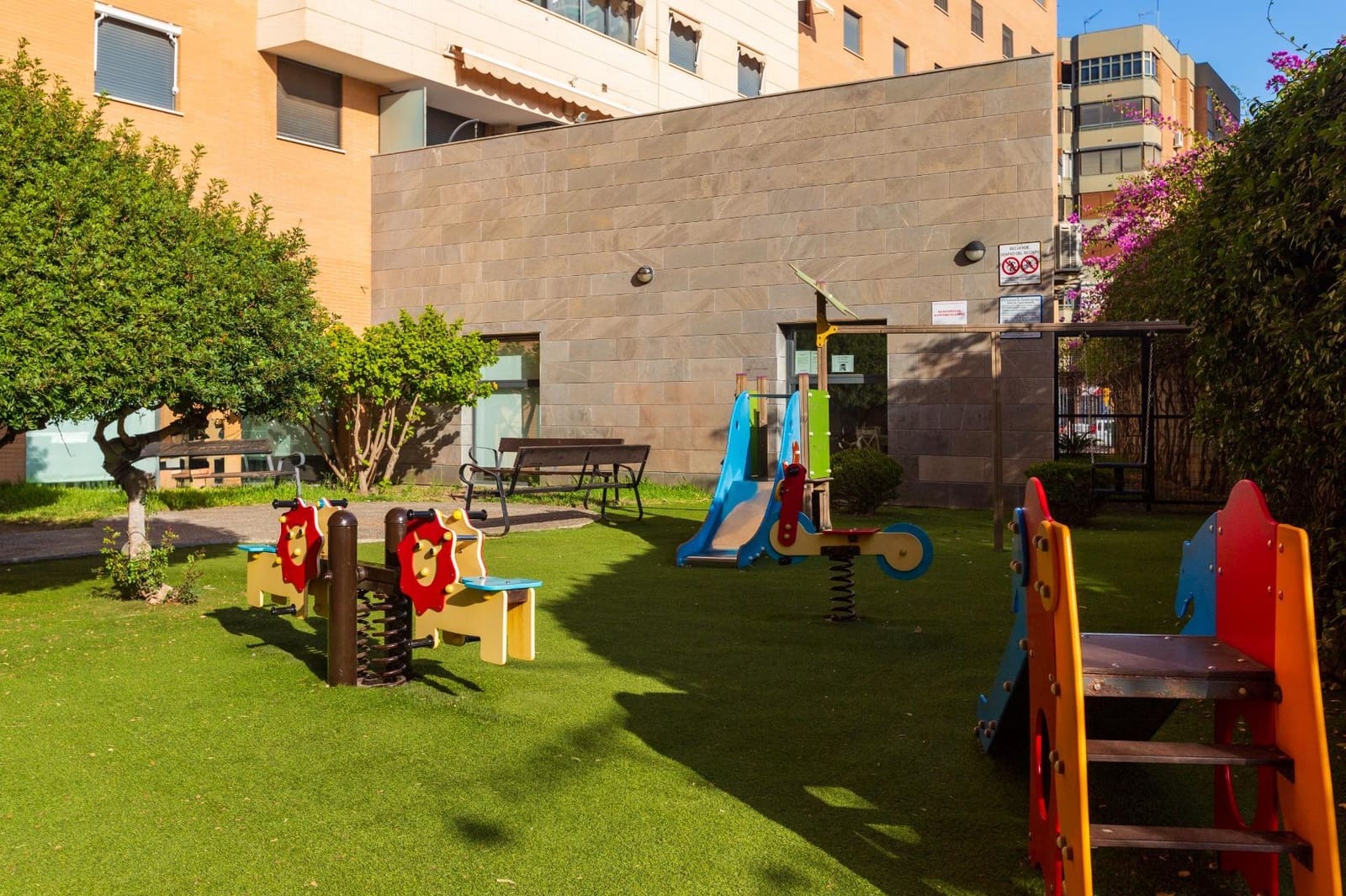 2 bedroom Flat for sale in Malaga city with pool - € 545,000 (Ref: 9248229)