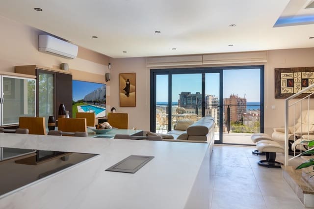 4 bedroom Villa for sale in Benalmádena with pool garage - € 850,000 (Ref: 9257407)