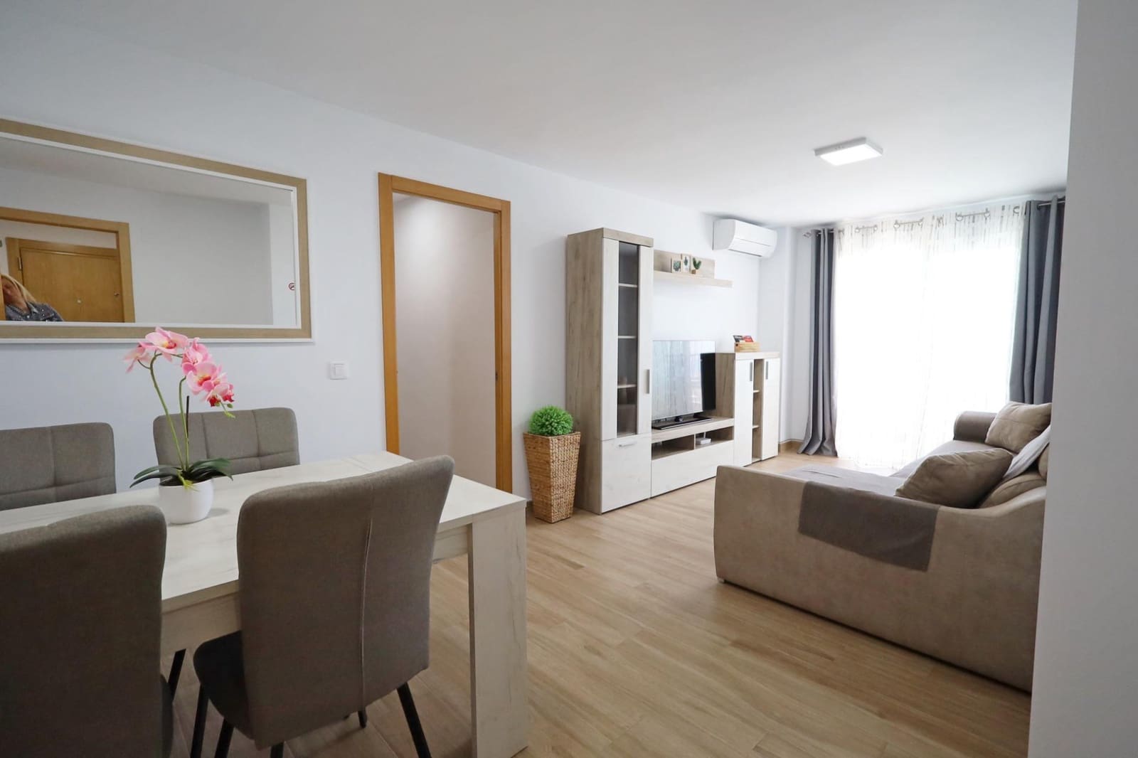 2 soveværelse Lejlighed til leje i Torremolinos - € 1.250 (Ref: 9396122)