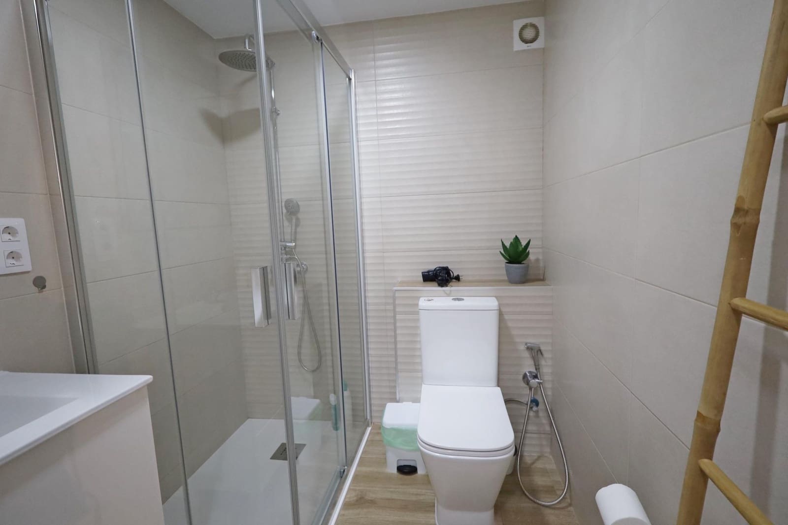 2 soveværelse Lejlighed til leje i Torremolinos - € 1.250 (Ref: 9396122)