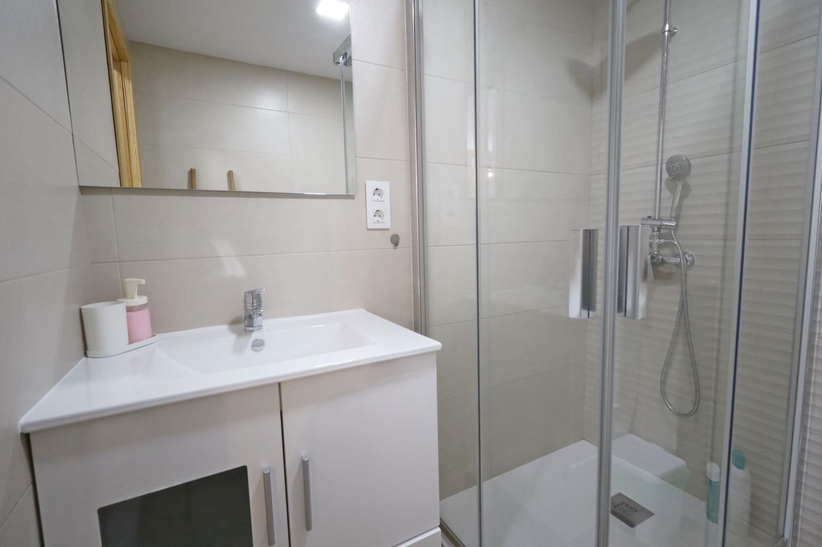 2 soveværelse Lejlighed til leje i Torremolinos - € 1.250 (Ref: 9396122)