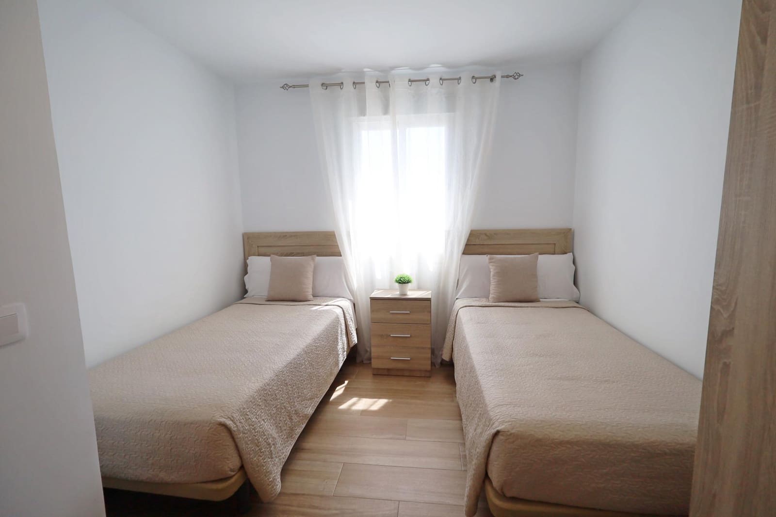 2 soveværelse Lejlighed til leje i Torremolinos - € 1.250 (Ref: 9396122)