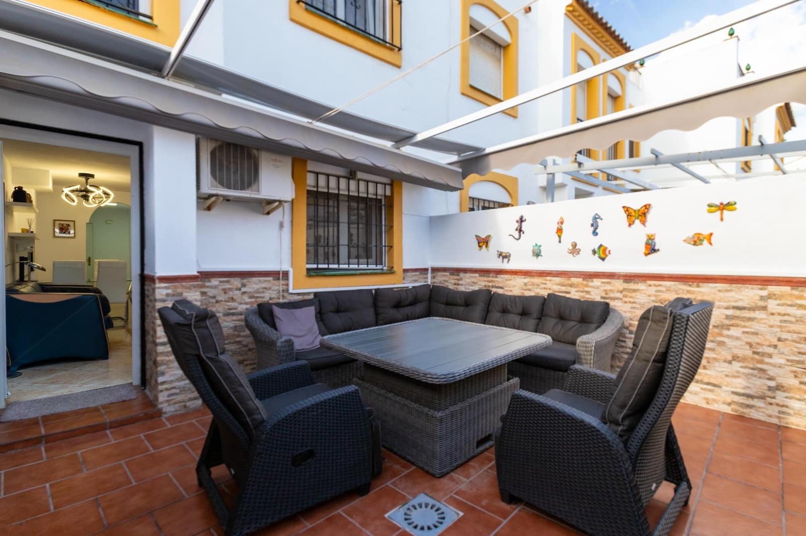 3 makuuhuone Rivitalo myytävänä paikassa Torremolinos mukana uima-altaan 
autotalli - 375 000 € (Ref: 9411153)