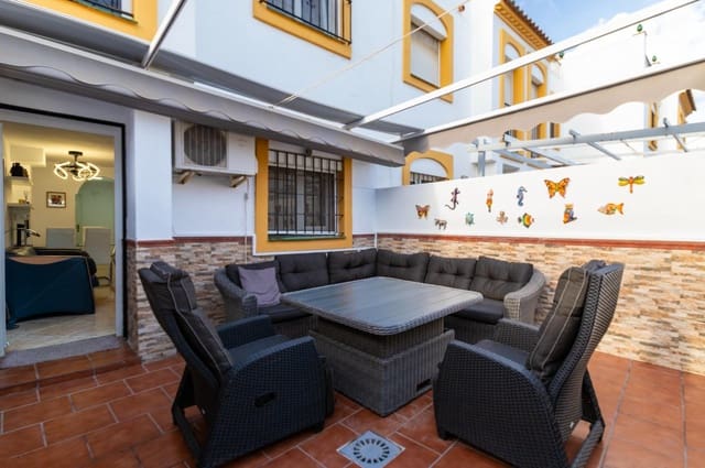 3 makuuhuone Rivitalo myytävänä paikassa Torremolinos mukana uima-altaan 
autotalli - 375 000 € (Ref: 9411153)