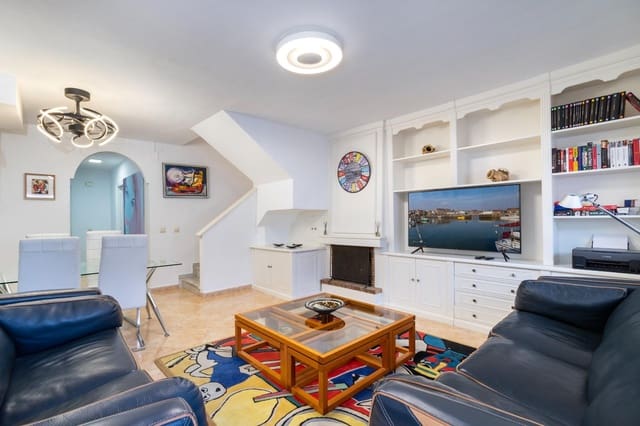 3 makuuhuone Rivitalo myytävänä paikassa Torremolinos mukana uima-altaan 
autotalli - 375 000 € (Ref: 9411153)