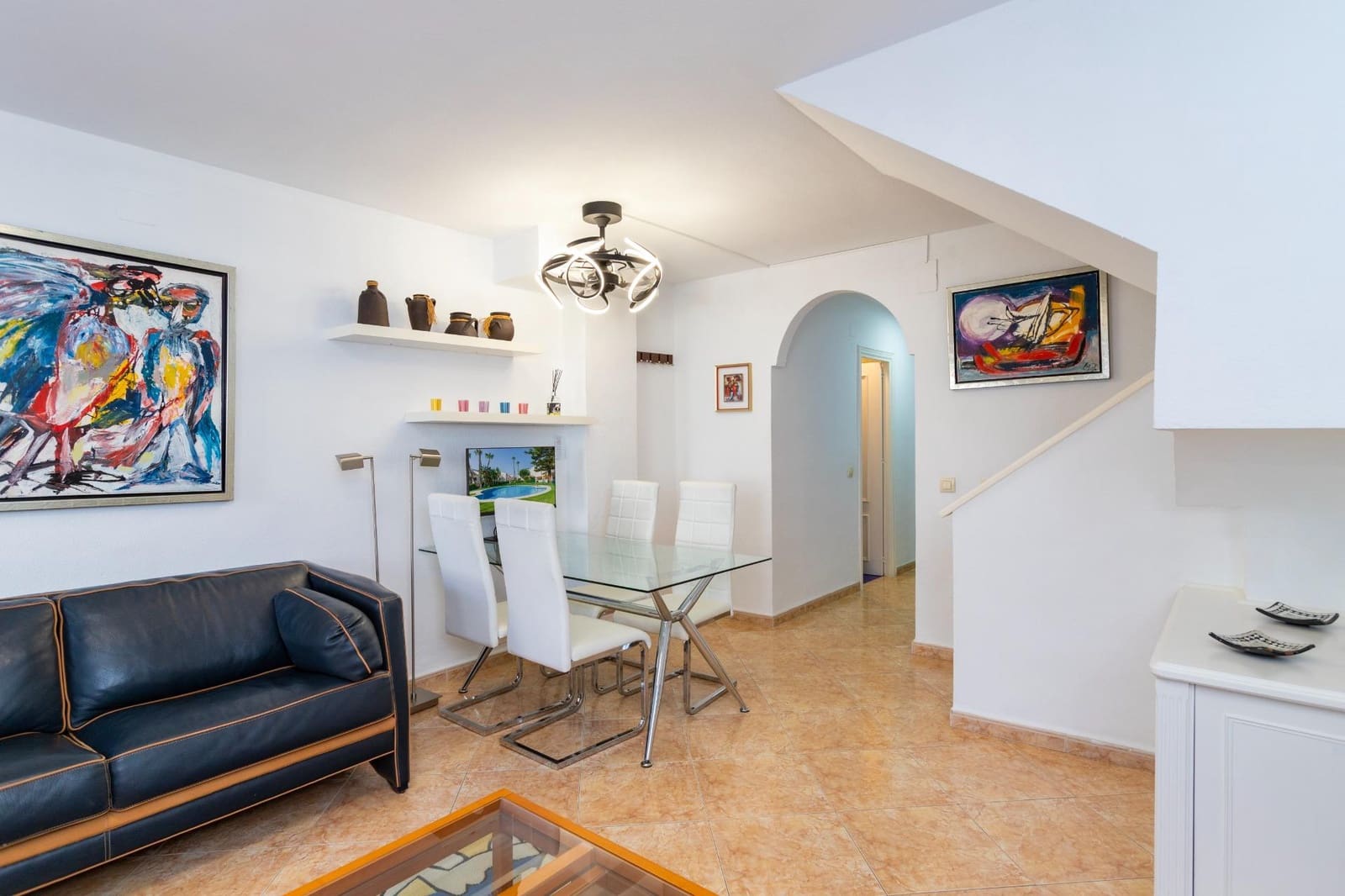 3 makuuhuone Rivitalo myytävänä paikassa Torremolinos mukana uima-altaan 
autotalli - 375 000 € (Ref: 9411153)