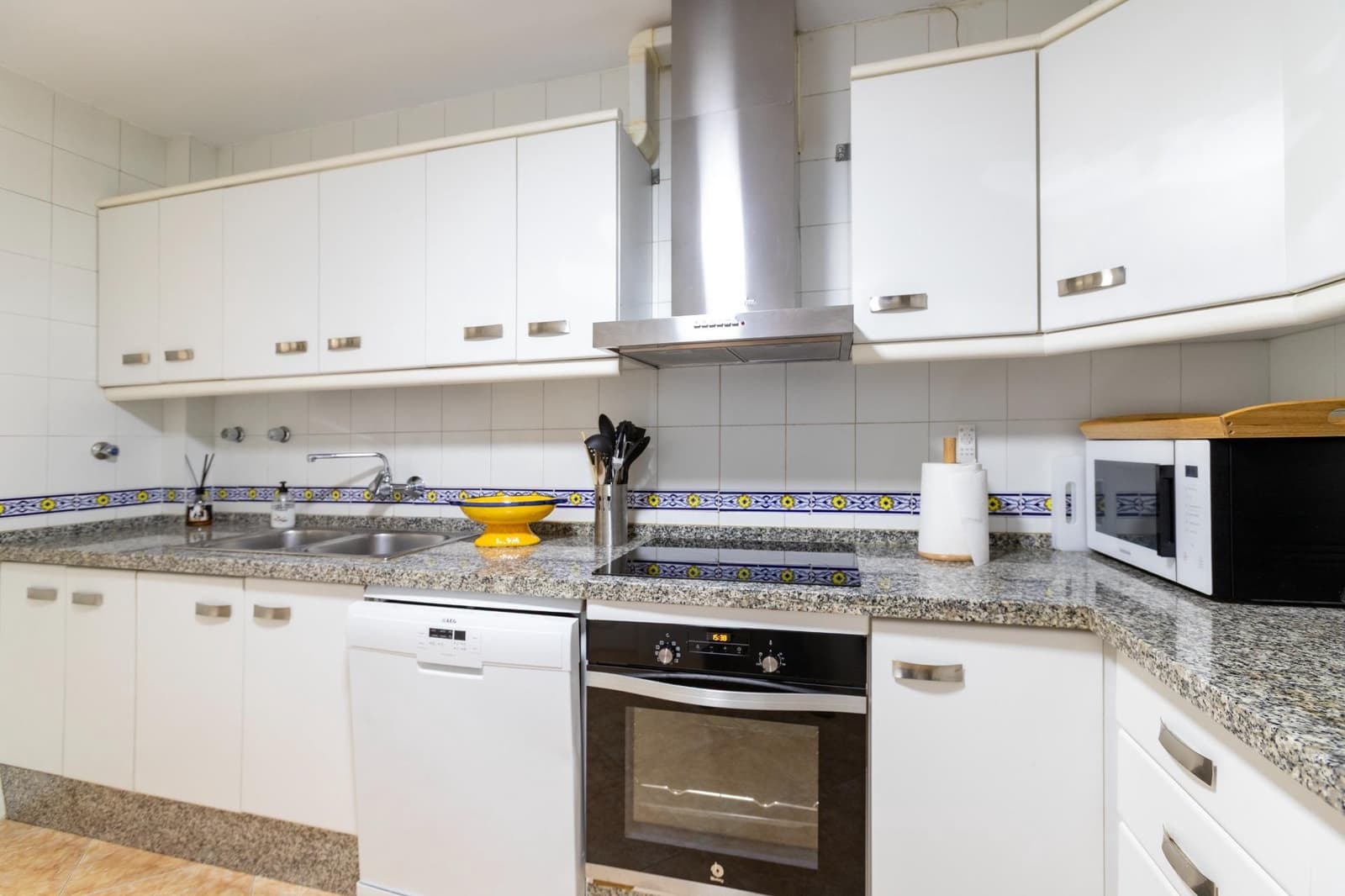 3 makuuhuone Rivitalo myytävänä paikassa Torremolinos mukana uima-altaan 
autotalli - 375 000 € (Ref: 9411153)