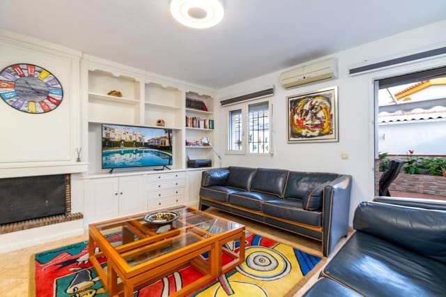 3 makuuhuone Rivitalo myytävänä paikassa Torremolinos mukana uima-altaan 
autotalli - 375 000 € (Ref: 9411153)